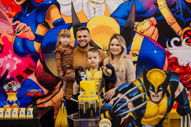 Tema X-Men: família reunida com o aniversariante vestido de Wolverine
